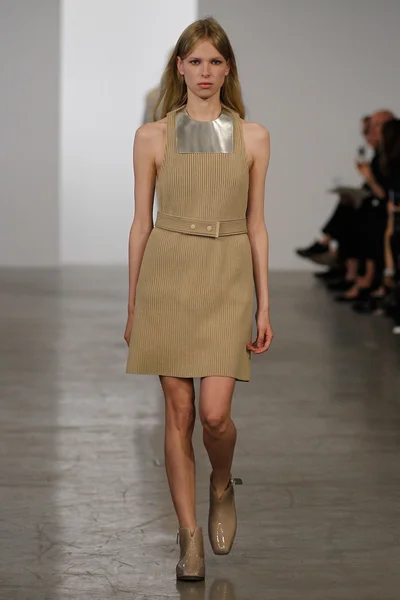 Look 12